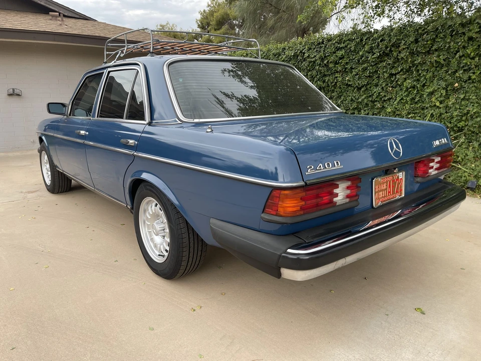 1981 Mercedes-Benz W123 Sedan - Image 8 of 31