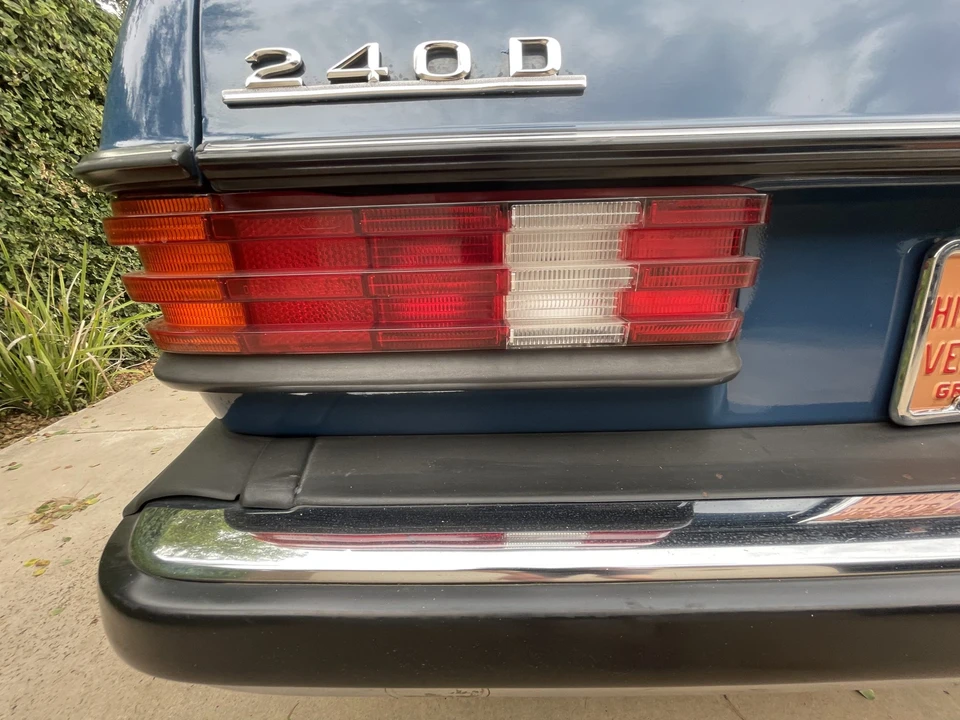 1981 Mercedes-Benz W123 Sedan - Image 20 of 31