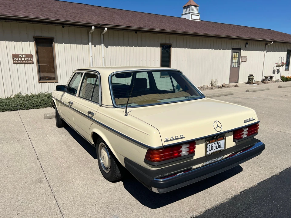 1981 Mercedes-Benz E-Class - Image 10 of 31