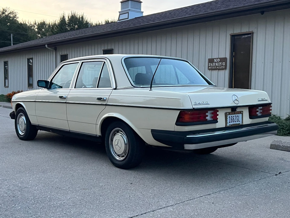 1981 Mercedes-Benz E-Class - Image 18 of 31