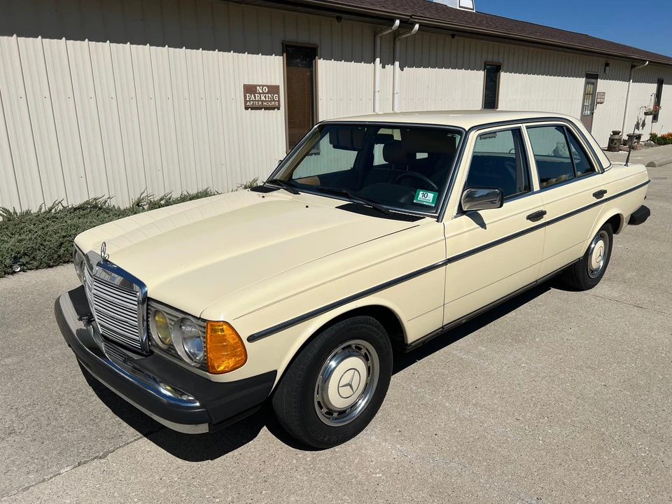 1981 Mercedes-Benz E-Class - Image 7 of 31