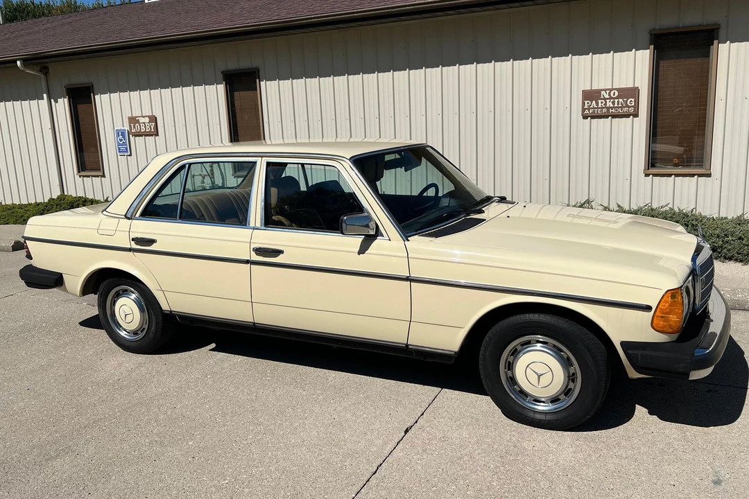 1981 Mercedes-Benz E-Class - Image 3 of 31