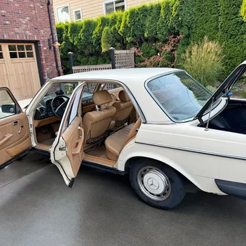1981 Mercedes-Benz 240D