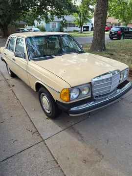 1981 Mercedes-Benz 240d