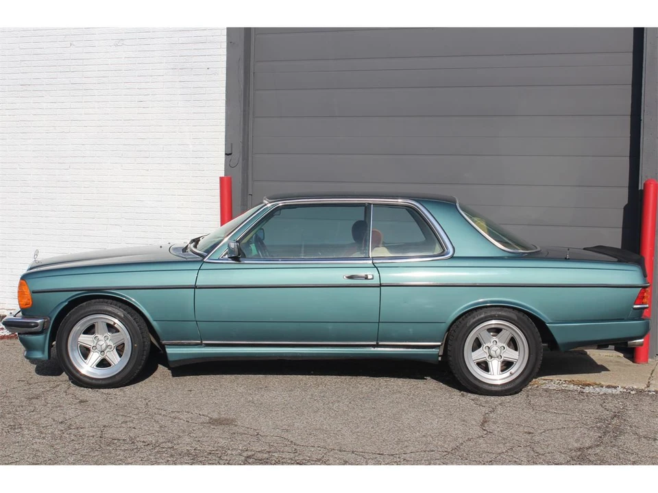 1981 Mercedes-Benz W123 Coupe (C123) - Image 10 of 31