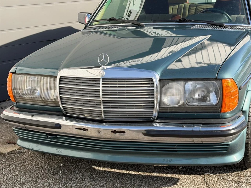 1981 Mercedes-Benz W123 Coupe (C123) - Image 13 of 31