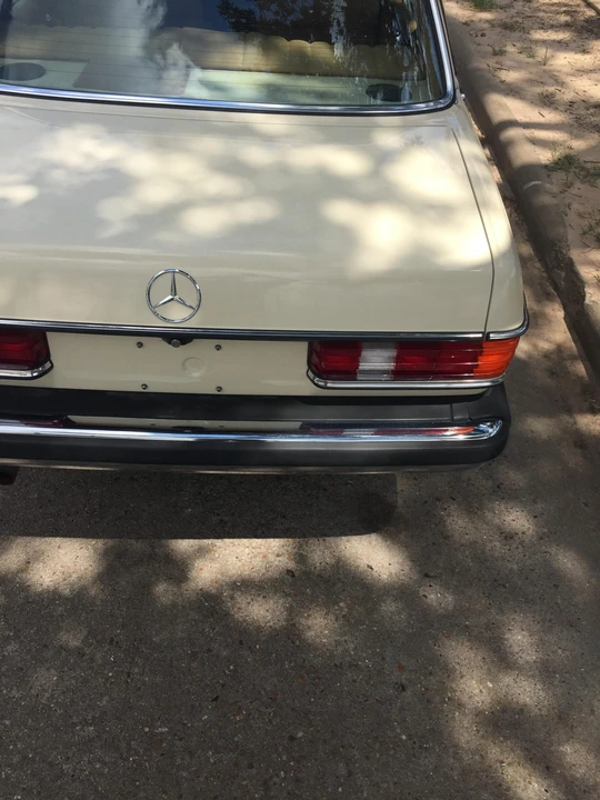1981 Mercedes-Benz W123 Sedan - Image 28 of 31