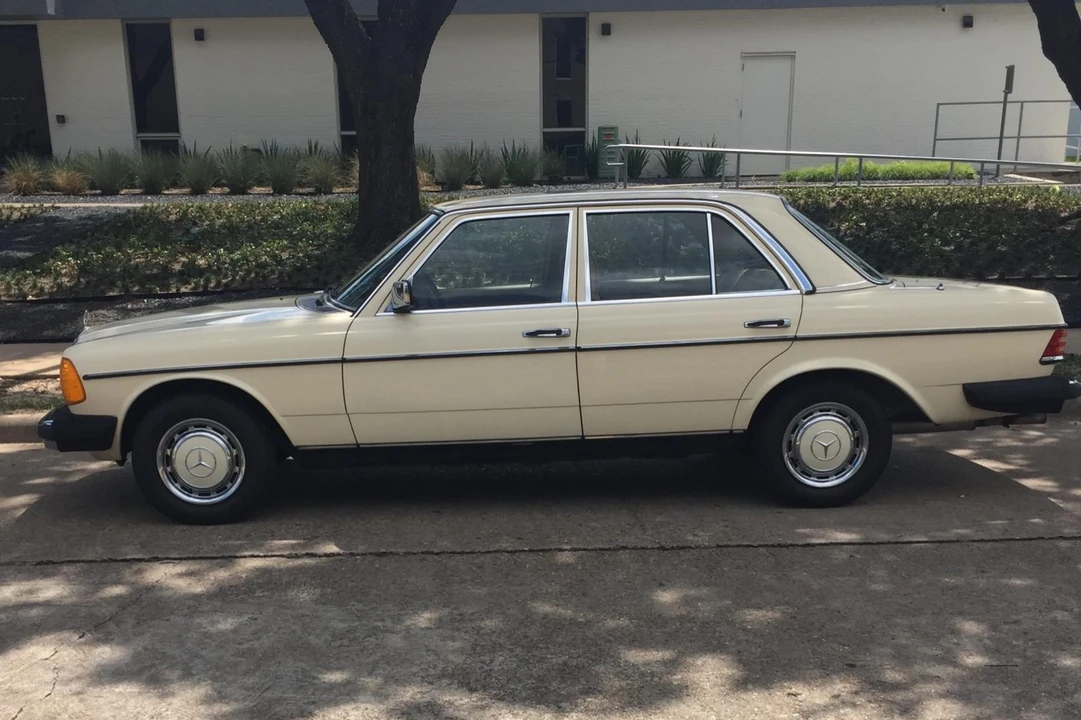 1981 Mercedes-Benz W123 Sedan - Image 10 of 31