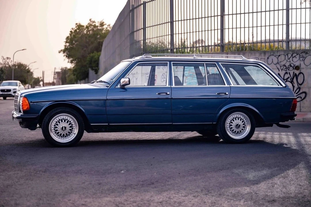 1981 Mercedes-Benz W120 & W121 - Image 2 of 30
