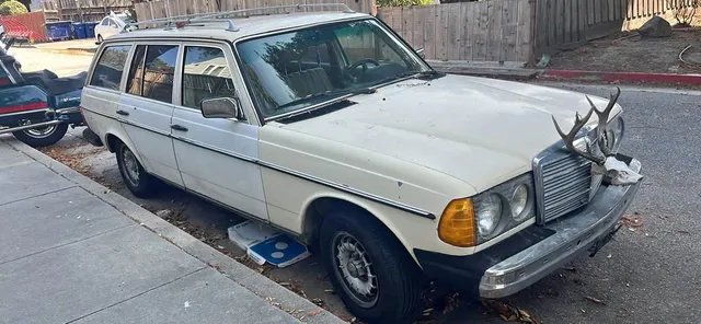 1981 Mercedes-Benz 300 D
