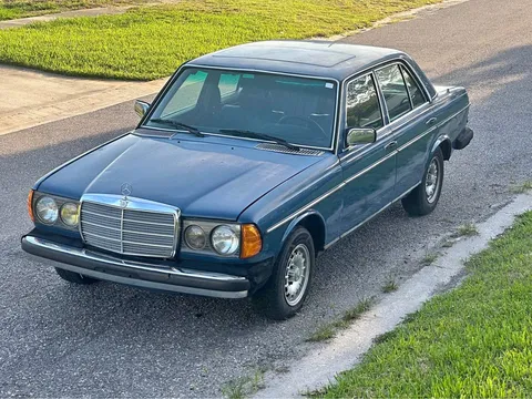 1981 Mercedes-Benz 300D Sedan