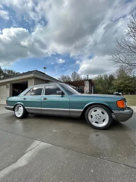 1981 Mercedes-Benz 300 SD Sedan 4D
