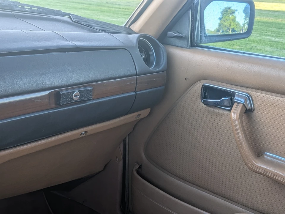 1981 Mercedes-Benz W123 Wagon (S123) - Image 12 of 13