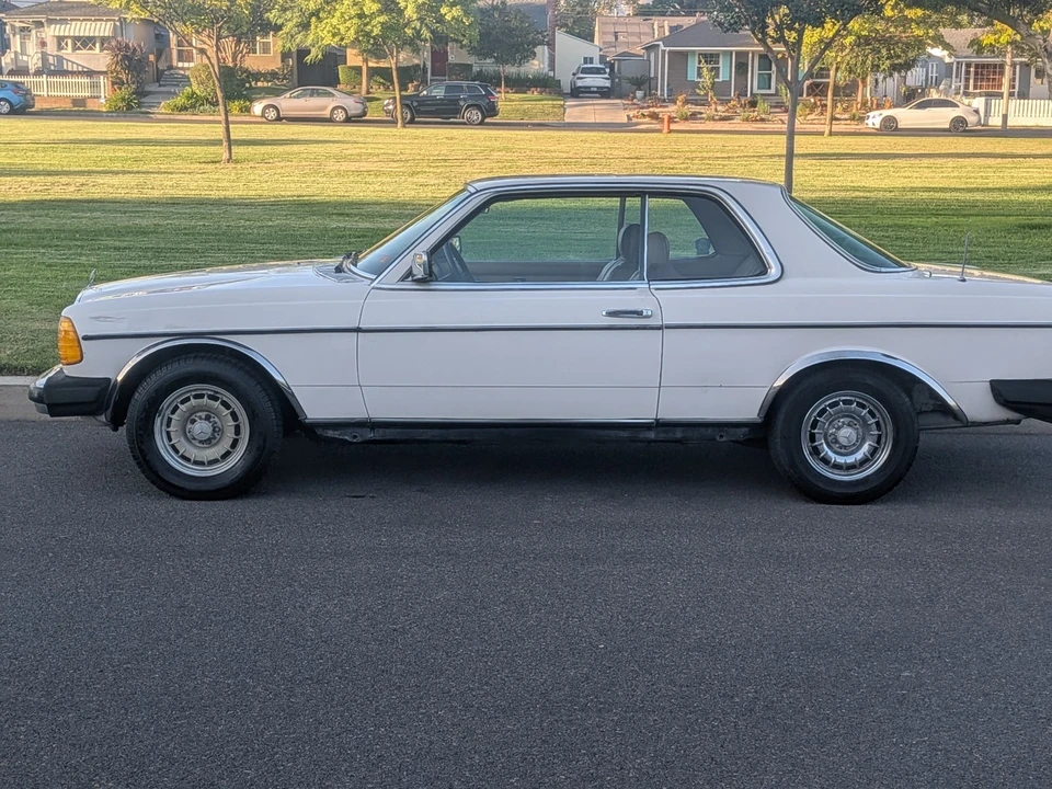 1981 Mercedes-Benz W123 Wagon (S123) - Image 2 of 13