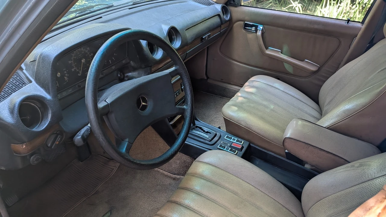 1981 Mercedes-Benz W123 Wagon (S123) - Image 10 of 17