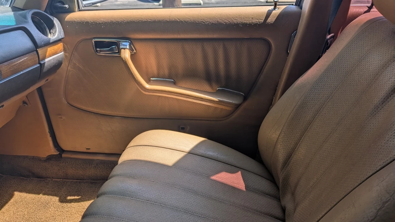 1981 Mercedes-Benz W123 Wagon (S123) - Image 13 of 17
