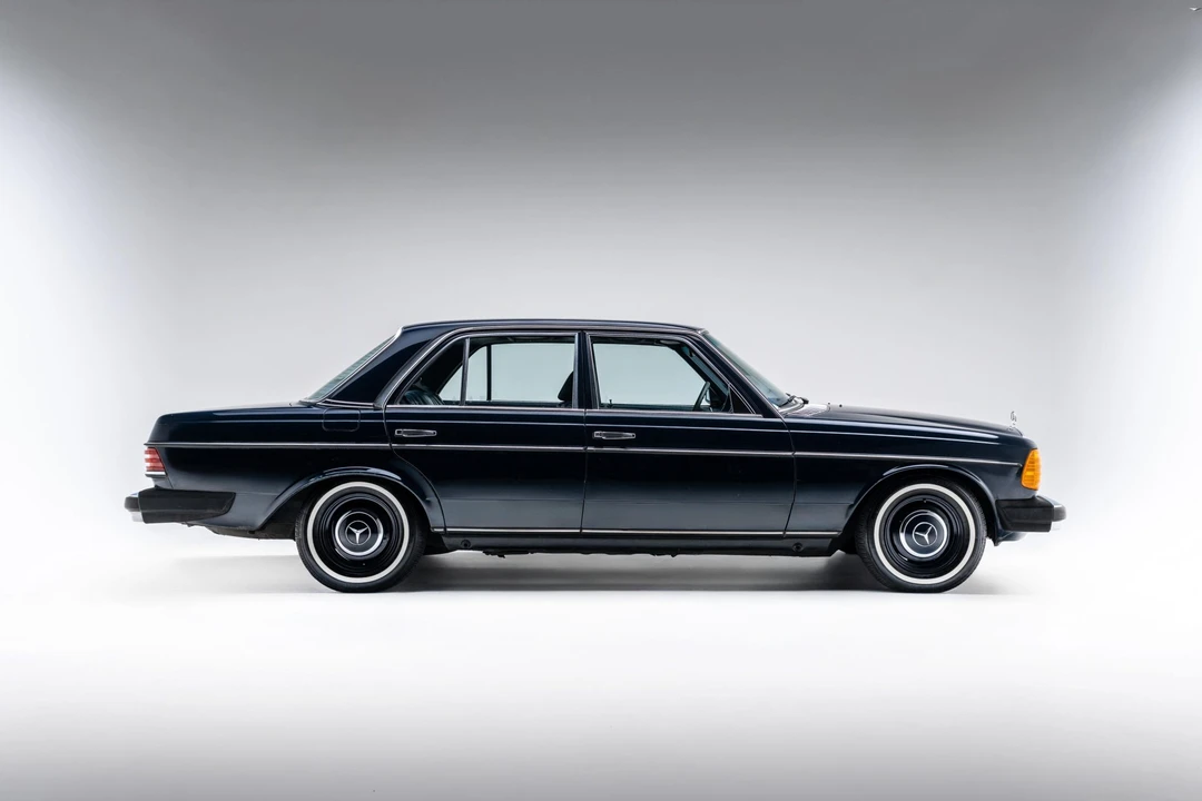 1981 Mercedes-Benz W123 Sedan - Image 10 of 31
