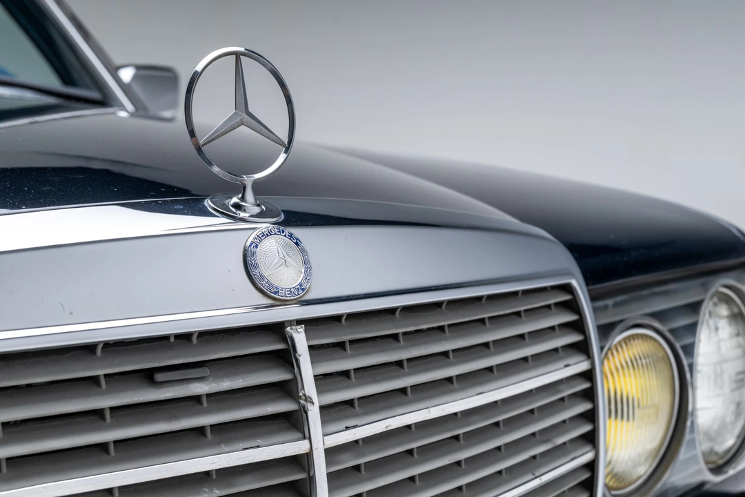 1981 Mercedes-Benz W123 Sedan - Image 12 of 31