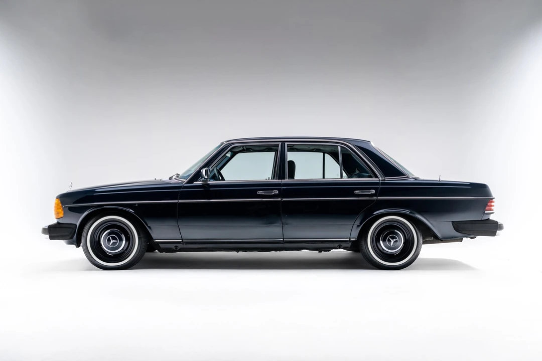 1981 Mercedes-Benz W123 Sedan - Image 4 of 31