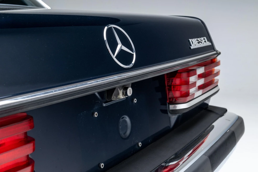 1981 Mercedes-Benz W123 Sedan - Image 20 of 31