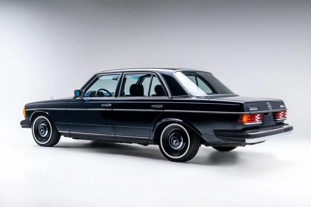 1981 Mercedes-Benz W123 Sedan - Image 5 of 31