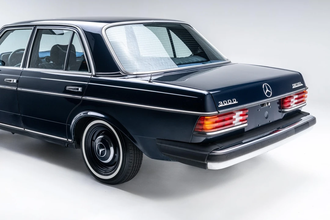 1981 Mercedes-Benz W123 Sedan - Image 18 of 31