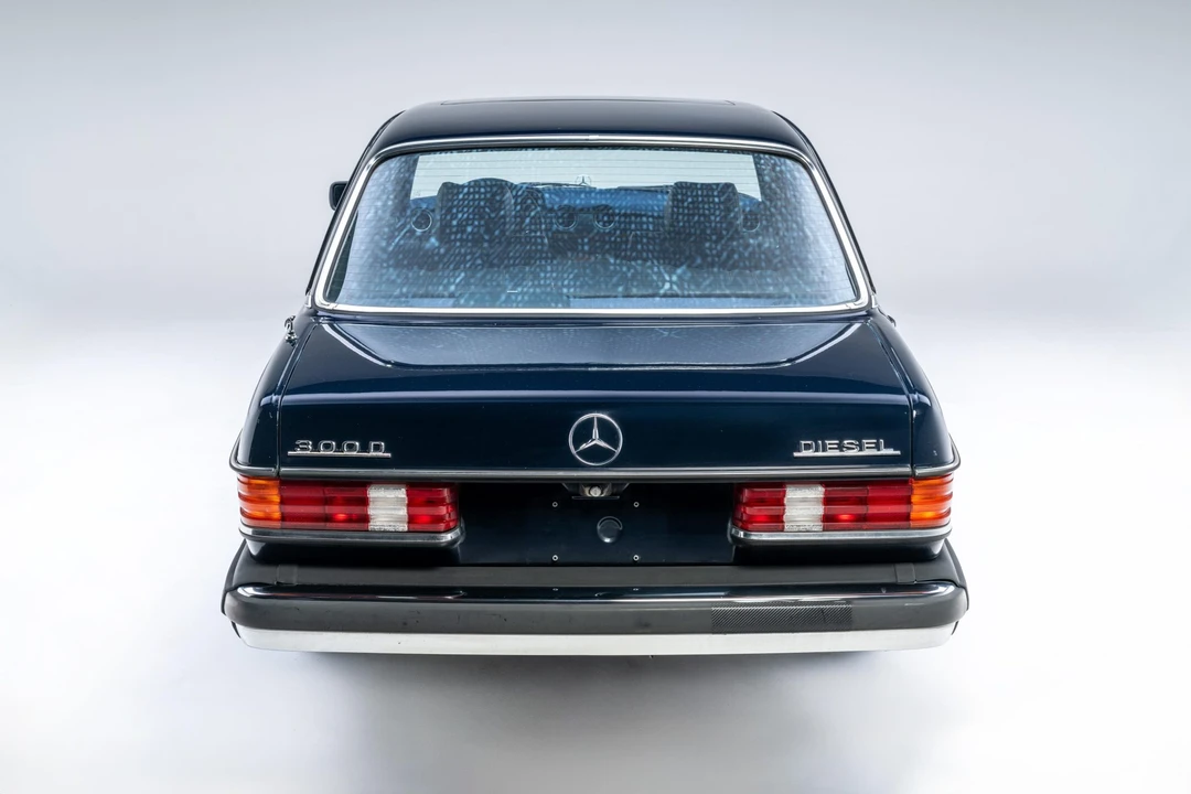 1981 Mercedes-Benz W123 Sedan - Image 7 of 31