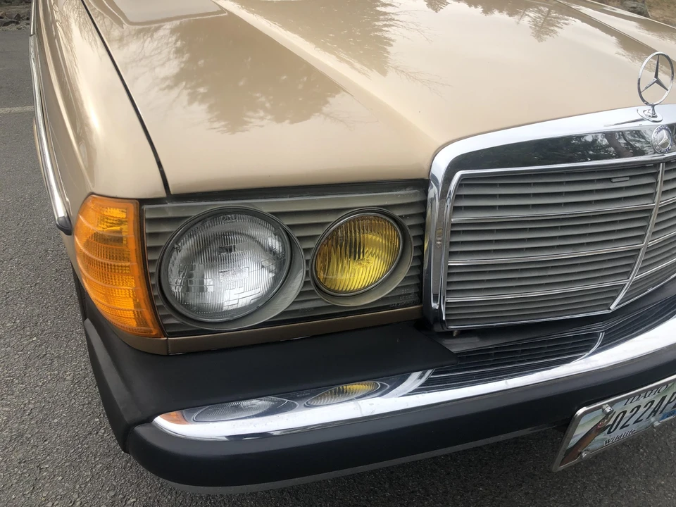 1981 Mercedes-Benz W123 Sedan - Image 21 of 31