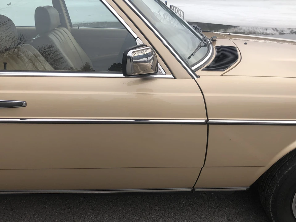 1981 Mercedes-Benz W123 Sedan - Image 30 of 31