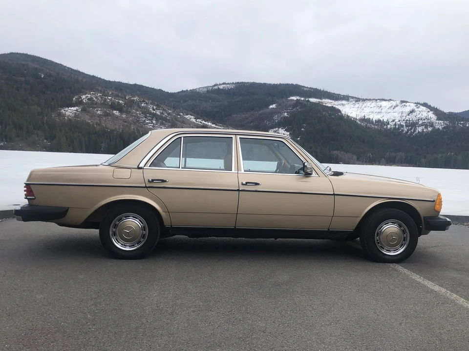 1981 Mercedes-Benz W123 Sedan - Image 16 of 31