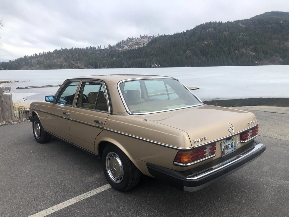 1981 Mercedes-Benz W123 Sedan - Image 13 of 31