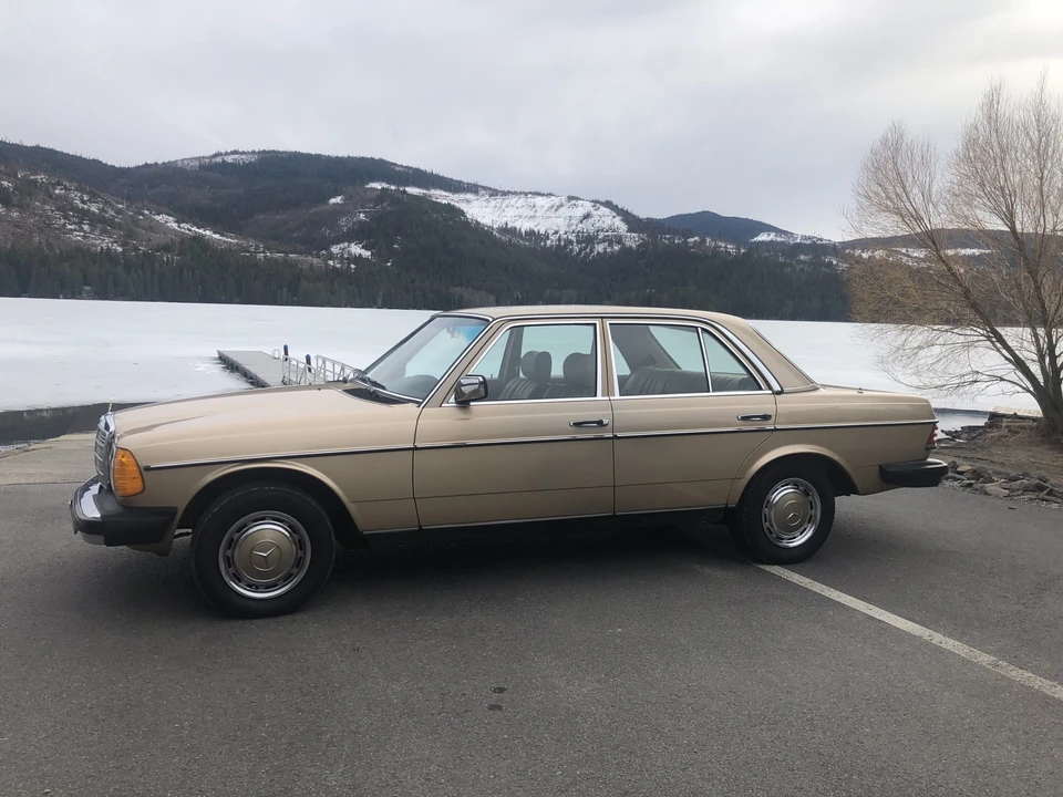 1981 Mercedes-Benz W123 Sedan - Image 6 of 31