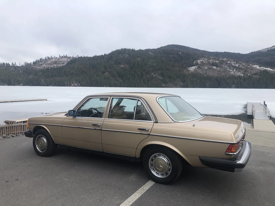 1981 Mercedes-Benz W123 Sedan - Image 12 of 31