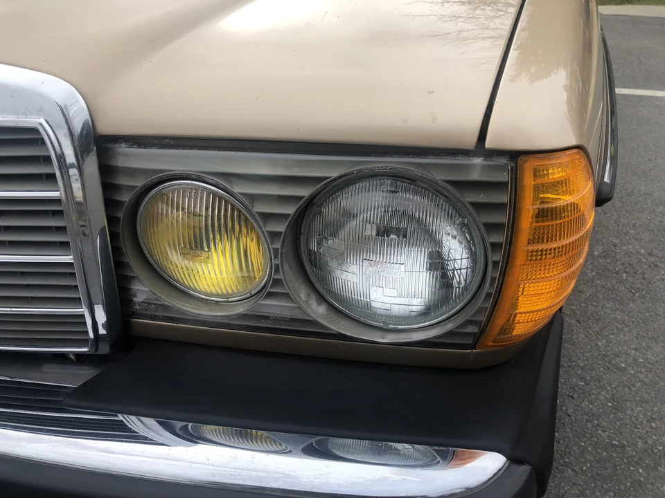 1981 Mercedes-Benz W123 Sedan - Image 23 of 31