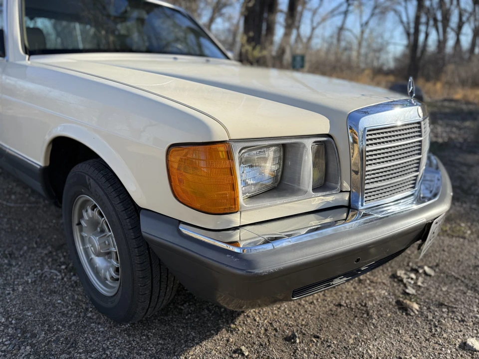 1981 Mercedes-Benz W126 S-Class Sedan - Image 12 of 31