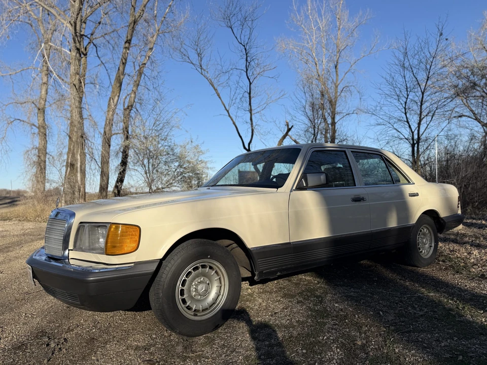 1981 Mercedes-Benz W126 S-Class Sedan - Image 2 of 31