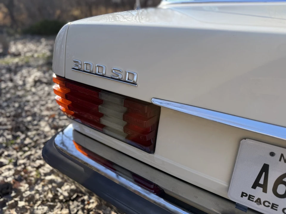 1981 Mercedes-Benz W126 S-Class Sedan - Image 17 of 31