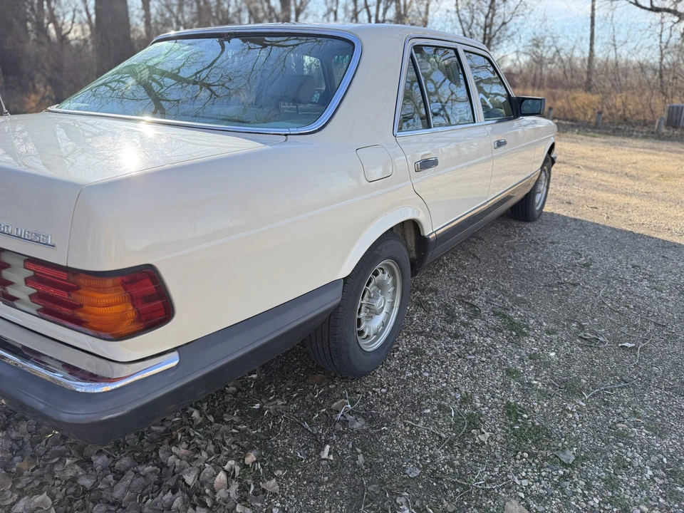 1981 Mercedes-Benz W126 S-Class Sedan - Image 7 of 31