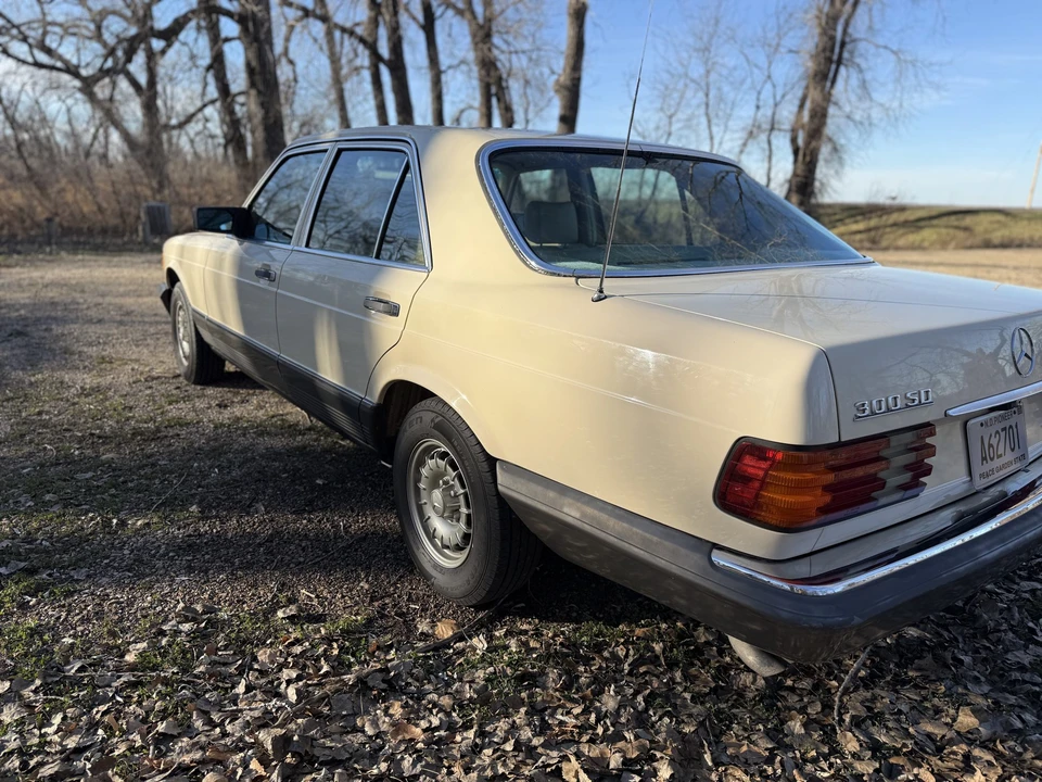 1981 Mercedes-Benz W126 S-Class Sedan - Image 9 of 31