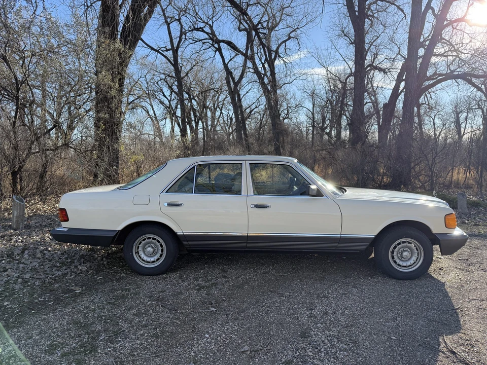 1981 Mercedes-Benz W126 S-Class Sedan - Image 6 of 31