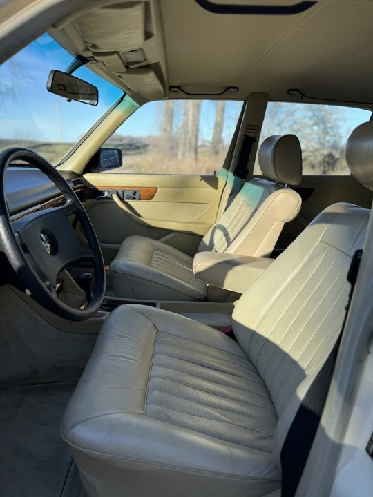 1981 Mercedes-Benz W126 S-Class Sedan - Image 23 of 31