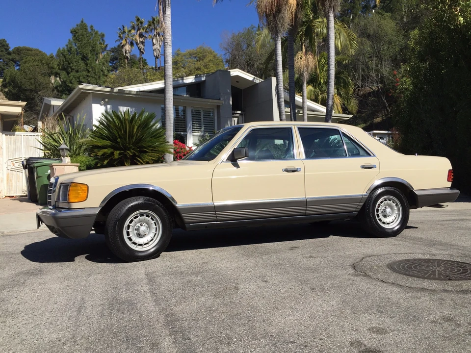 1981 Mercedes-Benz W126 S-Class Sedan - Image 2 of 31