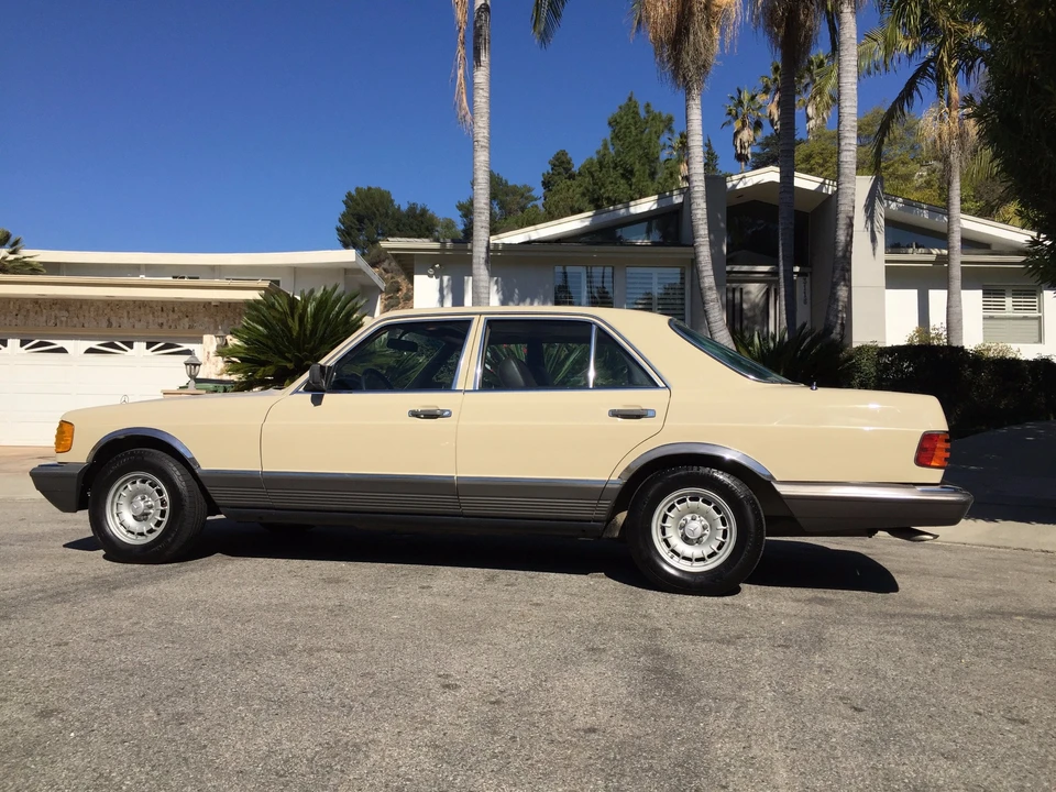 1981 Mercedes-Benz W126 S-Class Sedan - Image 3 of 31
