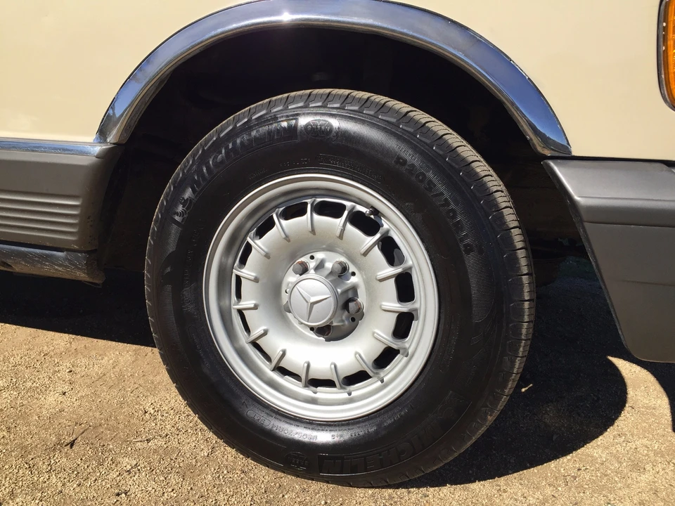 1981 Mercedes-Benz W126 S-Class Sedan - Image 31 of 31