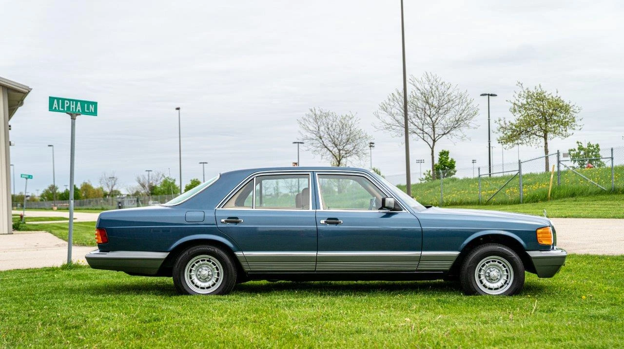 1981 Mercedes-Benz W126 S-Class Sedan - Image 2 of 31