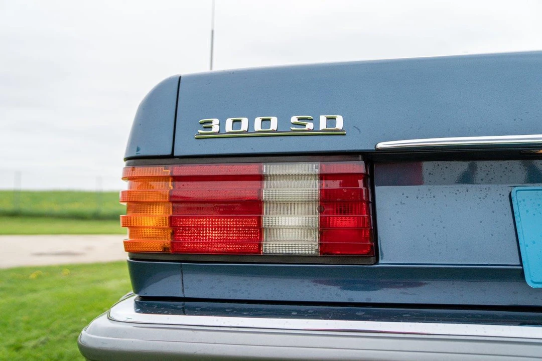 1981 Mercedes-Benz W126 S-Class Sedan - Image 18 of 31