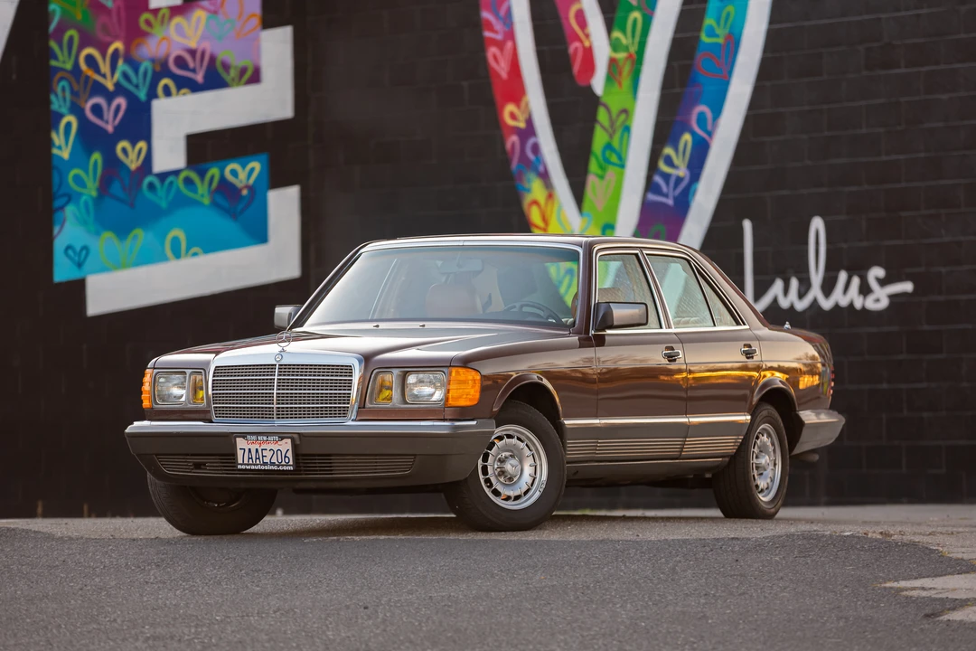 1981 Mercedes-Benz W126 S-Class Sedan - Image 4 of 31