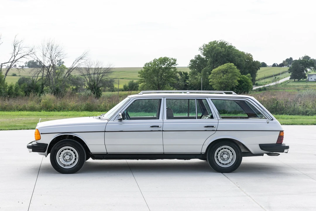1981 Mercedes-Benz W123 Wagon (S123) - Image 10 of 31
