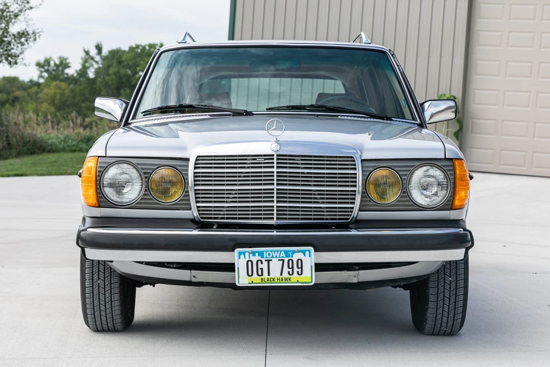 1981 Mercedes-Benz W123 Wagon (S123) - Image 2 of 31