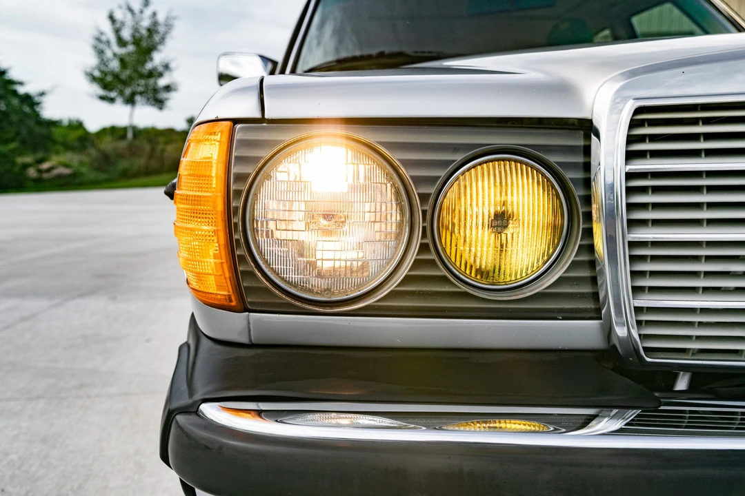 1981 Mercedes-Benz W123 Wagon (S123) - Image 15 of 31